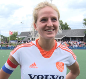 Lauren Stam na afloop van de finale van het Volvo Invitational Tournament U21 tegen China (5-1)