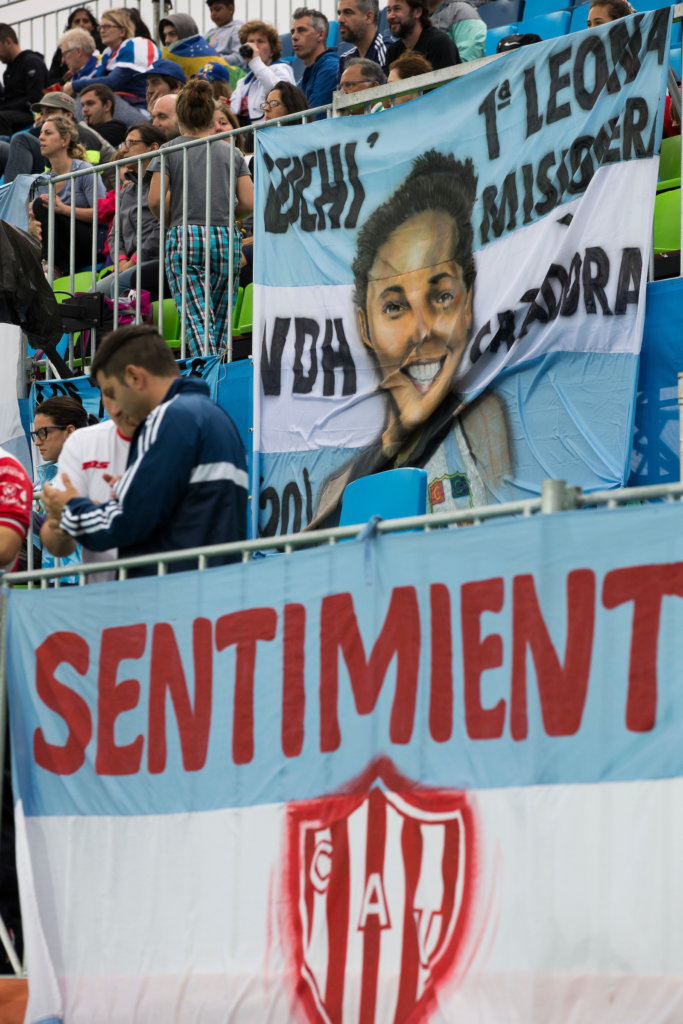 RIO DE JANEIRO (Brazilië) - supporters of Argentina during the poolmatch between the women of Great Britain and Argentina . COPYRIGHT KOEN SUYK