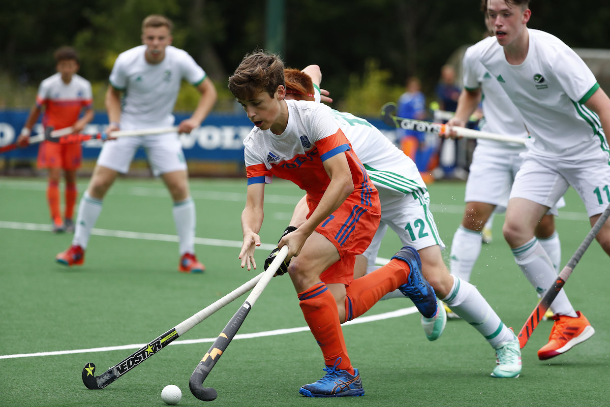 Veen (Nederlands B) Gebruikt Lengte En Hockeygenen Als Voordeel