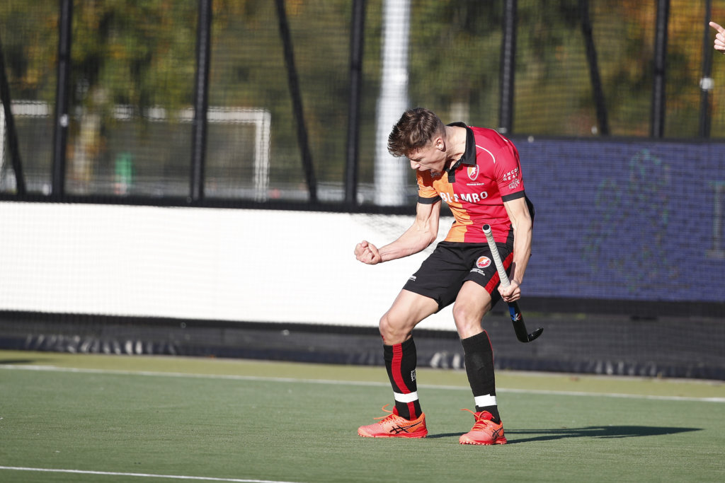 W2 5452 - Tulip HK (H): Oranje-Rood and Rotterdam show resilience - On the ninth day of play in the Tulp Hoofdklasse Men, Oranje-Rood and Rotterdam each fought to a tie. Oranje-Rood cleared a 3-1 deficit against Kampong and Rotterdam repaired a deficit against HGC three times. Closer Hurley seemed to take the first points of the season, but had to bow his head in the Bosderby with Amsterdam in the final phase. Leader Bloemendaal defeated Little Switzerland 3-1.