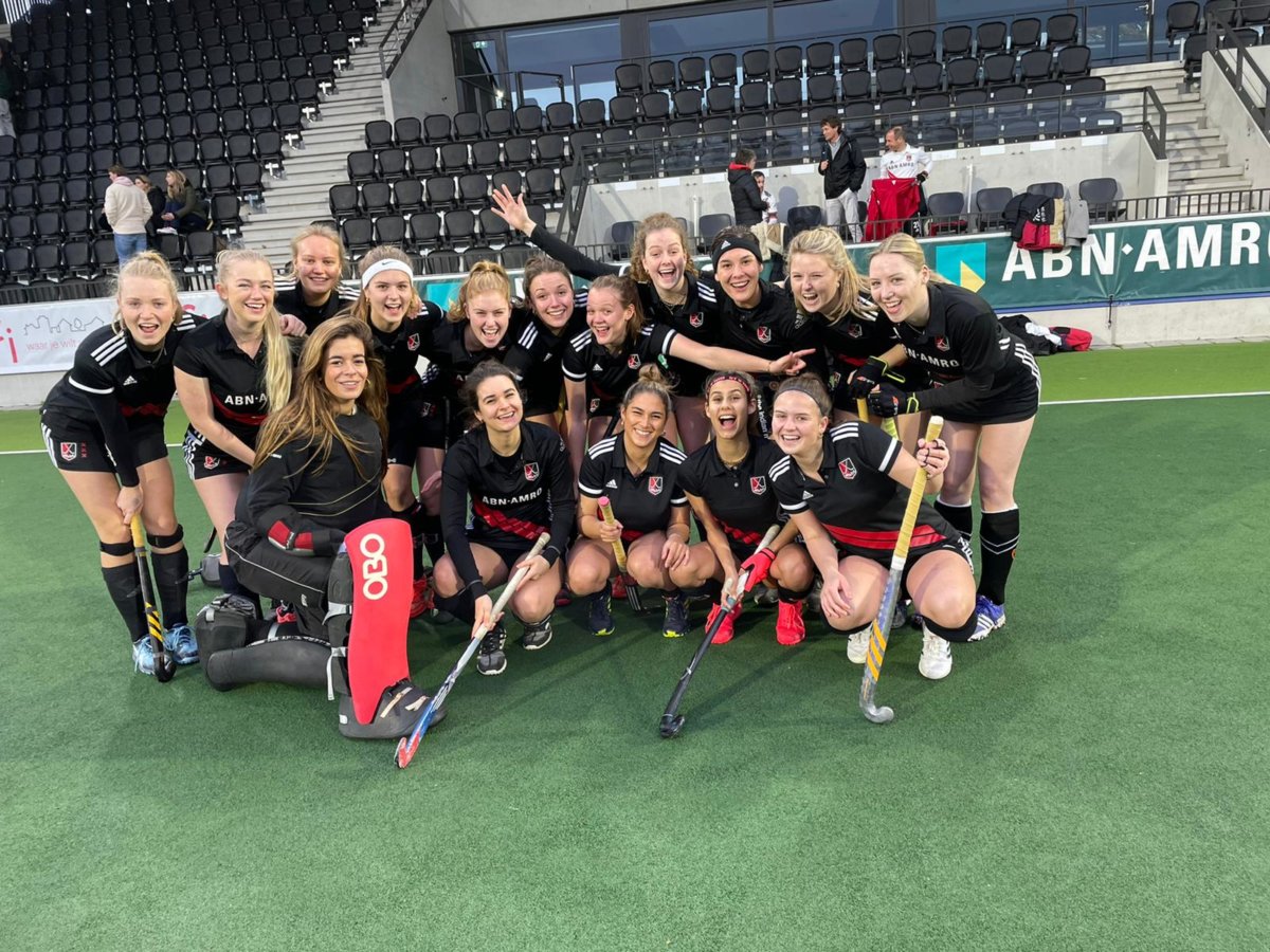 leerling donker feedback Amsterdam-Dames Jong 1-Kampioen-2021-2022-Tweede-Klasse-Hendrik Emmens -  Hockey.nl