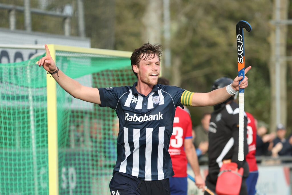 WV2R9119 - Netherlands: Round-up Tulip Hk (H): Kampong Beats Pinoké, Den Bosch Beats HGC - Leader Kampong was 4-3 too strong for Pinoké in the Amsterdamse Bos on Sunday. HGC had to acknowledge its superiority in Den Bosch (2-4) and HDM defeated last-placed Voordaan with 5-2. The third PhD student, Schaerweijde, lost out against Amsterdam (3-1).