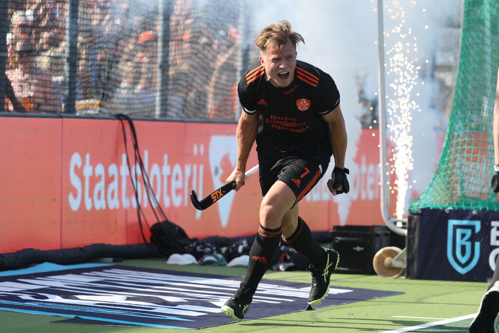 Thijs van Dam cheers after his goal. Photo: William Vernes