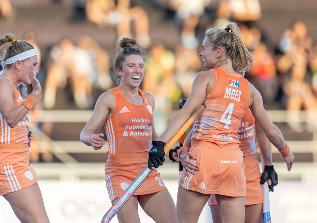 RJR39295 - Netherlands: Dutch Start Road to Paris with a Monster Victory Over GB - With 233 days left until the start of the Olympic hockey tournament, the Orange Women started the Road to Paris in Santiago del Estero with an impressive 8-0 victory over Great Britain. In the first game of the fifth FIH Pro League season for coach Paul van Ass' team, Yibbi Jansen played a leading role with three goals and  Fay van der Elst scored on her debut.