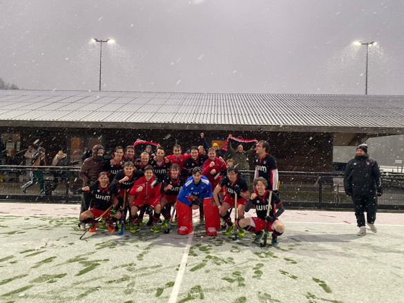 Winterse zondag: sneeuwballen naar Veenendaal, bezems en glühwein